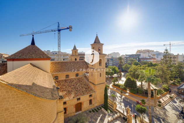 Z drugiej ręki - Mieszkanie w bloku -
Torrevieja - Centro