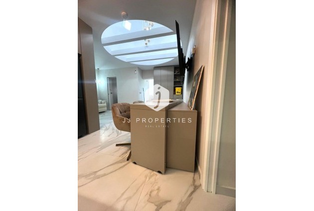 Z drugiej ręki - Szalet -
Orihuela Costa - Playa Flamenca