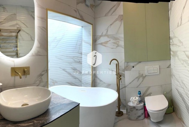 Z drugiej ręki - Szalet -
Orihuela Costa - Playa Flamenca