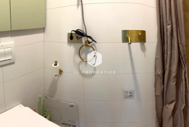 Z drugiej ręki - Szalet -
Orihuela Costa - Playa Flamenca