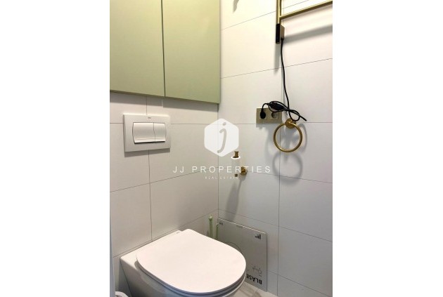 Z drugiej ręki - Szalet -
Orihuela Costa - Playa Flamenca