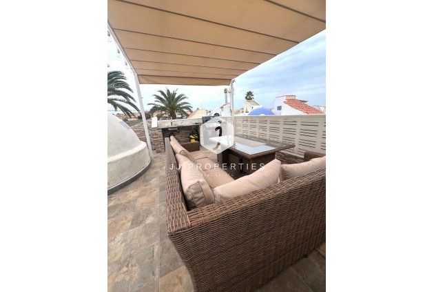 Z drugiej ręki - Szalet -
Orihuela Costa - Playa Flamenca