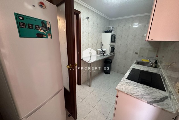 Z drugiej ręki - Mieszkanie w bloku -
Torrevieja - Centro