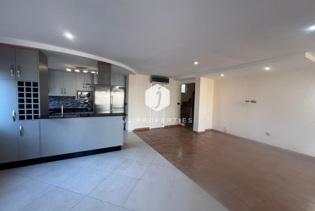 Z drugiej ręki - Villa -
Orihuela Costa - Villamartín-las Filipinas