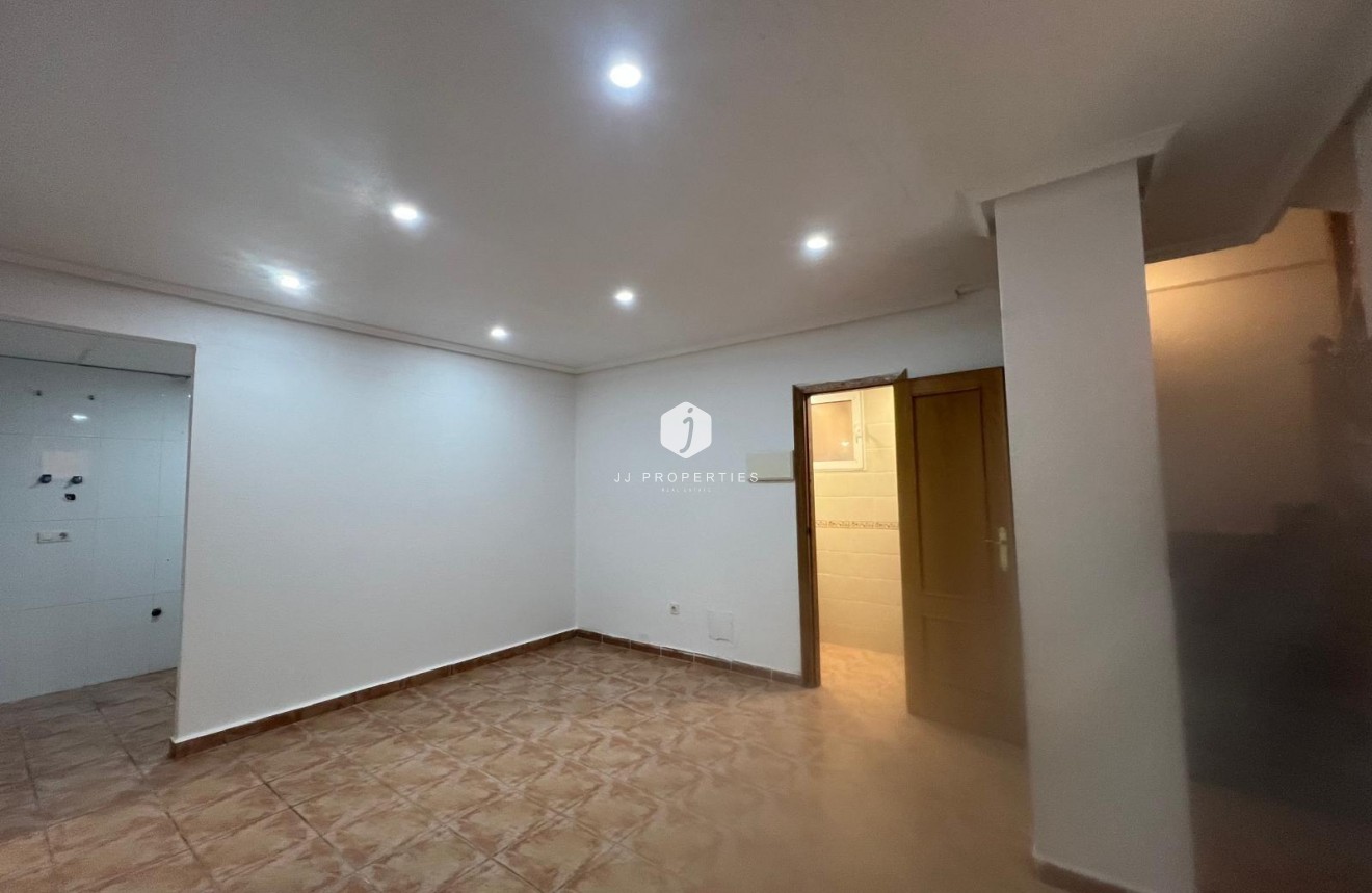 Z drugiej ręki - Villa -
Orihuela Costa - Villamartín-las Filipinas