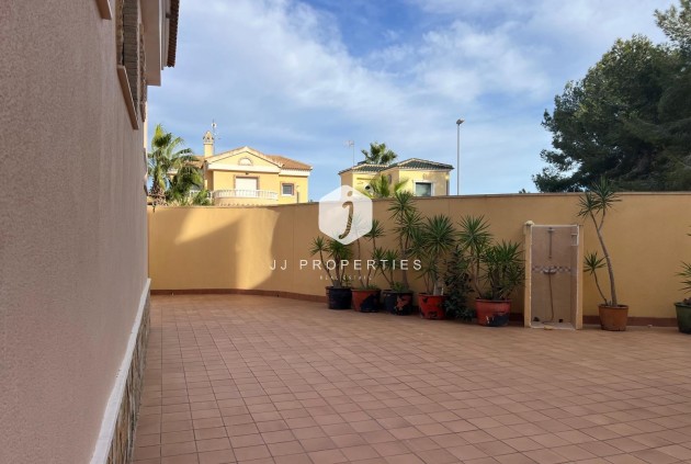 Z drugiej ręki - Villa -
Orihuela Costa - Villamartín-las Filipinas