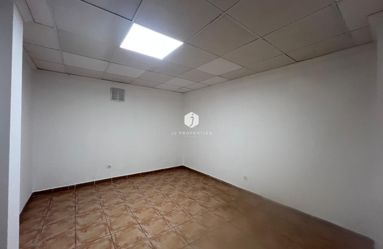 Z drugiej ręki - Villa -
Orihuela Costa - Villamartín-las Filipinas