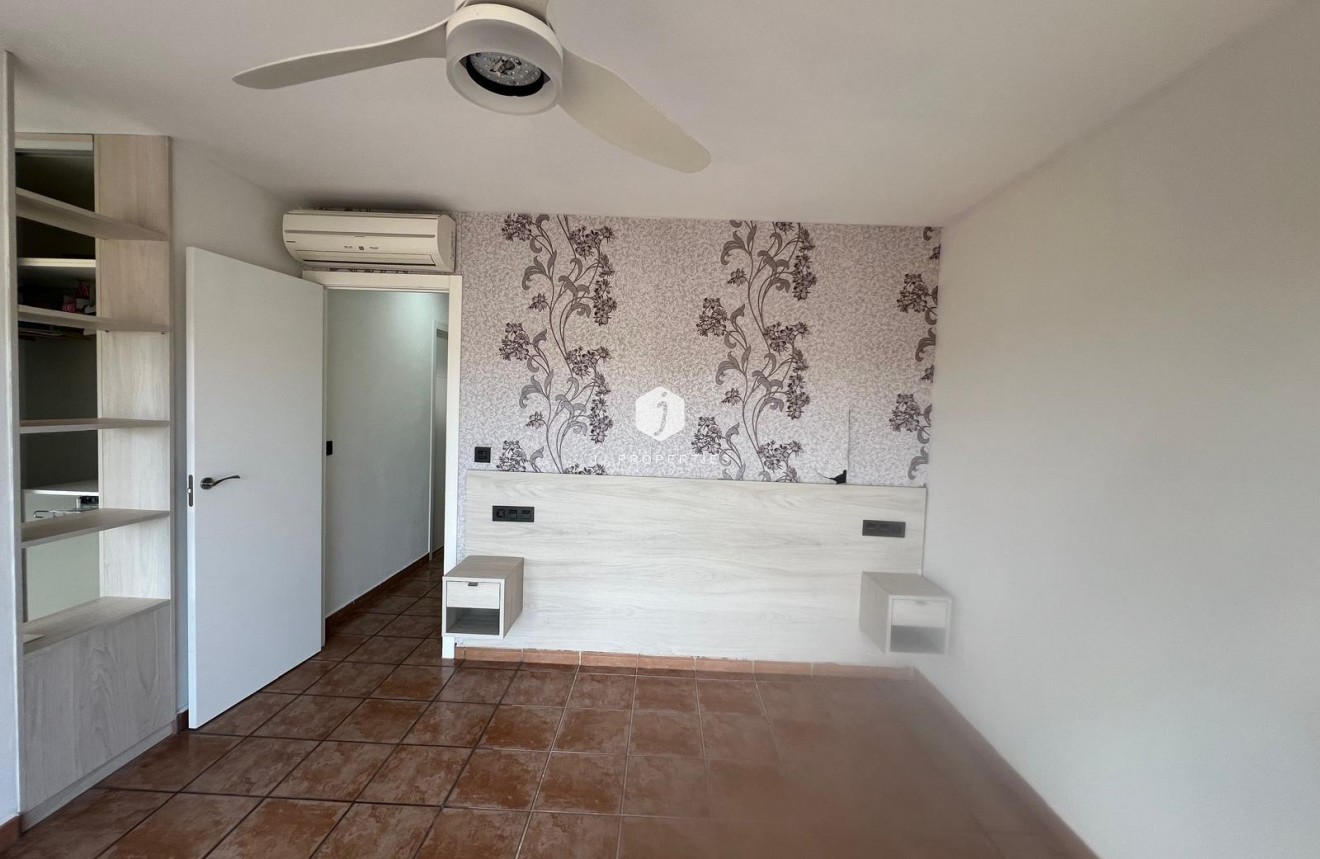 Z drugiej ręki - Villa -
Orihuela Costa - Villamartín-las Filipinas