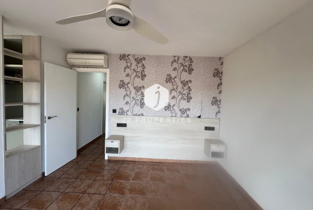 Z drugiej ręki - Villa -
Orihuela Costa - Villamartín-las Filipinas