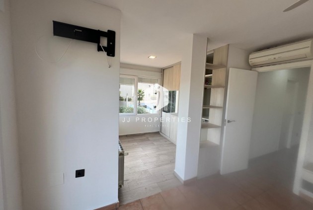 Z drugiej ręki - Villa -
Orihuela Costa - Villamartín-las Filipinas