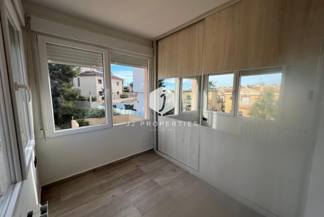 Z drugiej ręki - Villa -
Orihuela Costa - Villamartín-las Filipinas