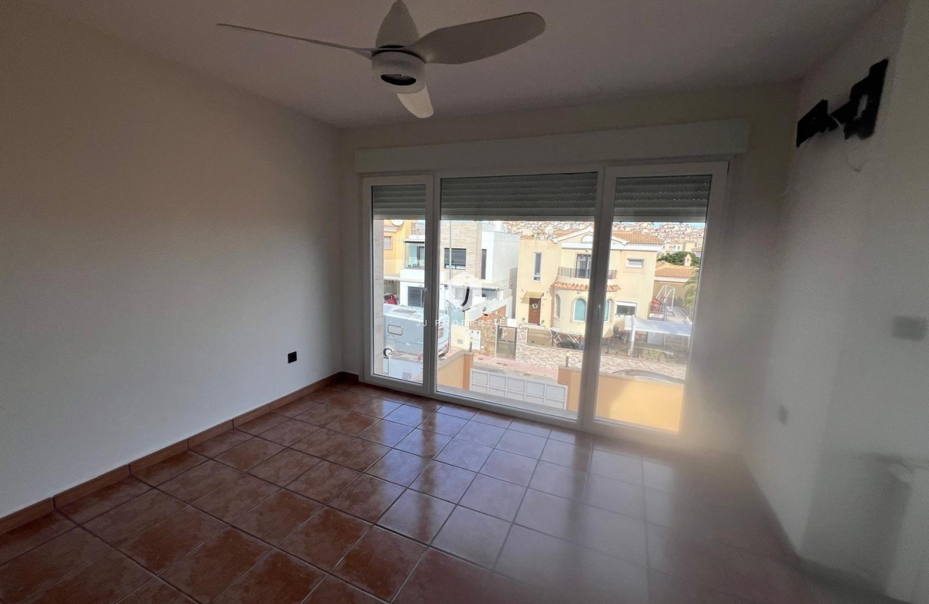 Z drugiej ręki - Villa -
Orihuela Costa - Villamartín-las Filipinas