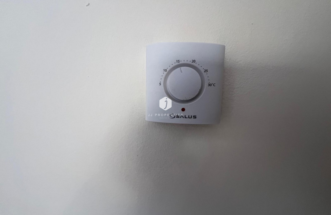 Z drugiej ręki - Villa -
Orihuela Costa - Villamartín-las Filipinas