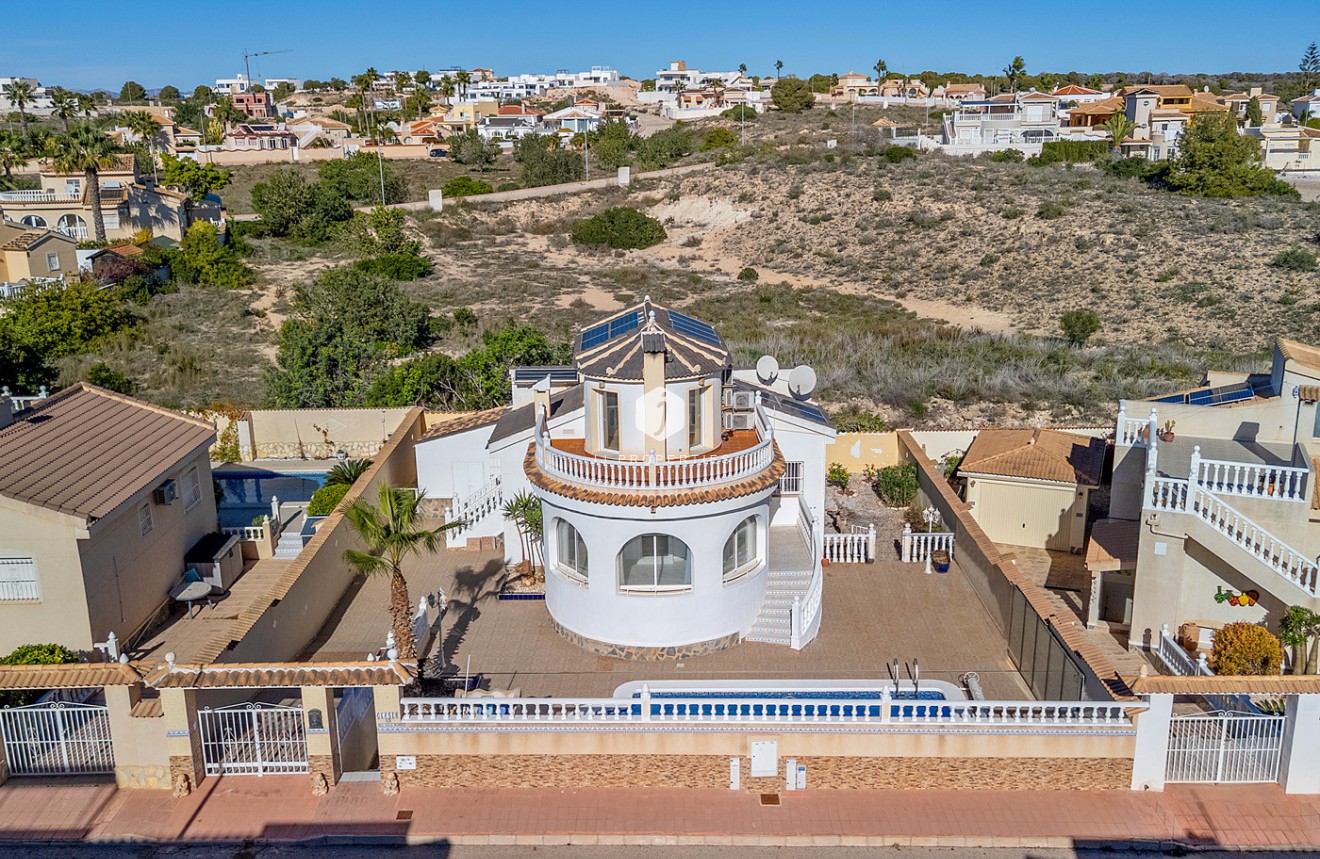 Aus zweiter Hand - Villa -
Rojales - Inland