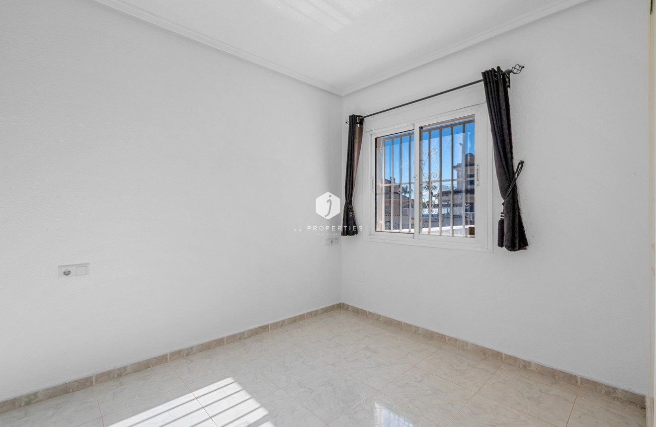 Aus zweiter Hand - Villa -
Rojales - Inland