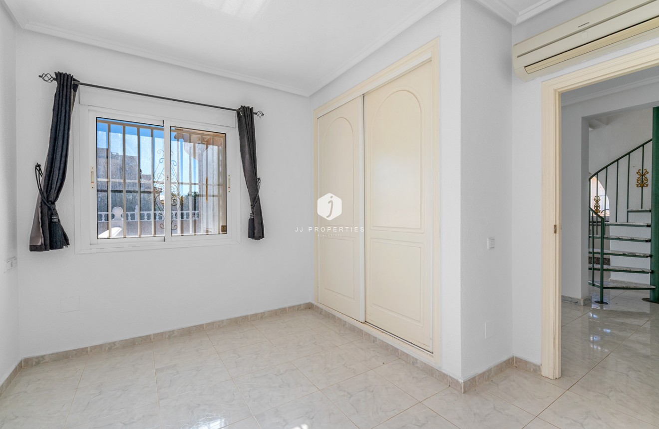 Aus zweiter Hand - Villa -
Rojales - Inland