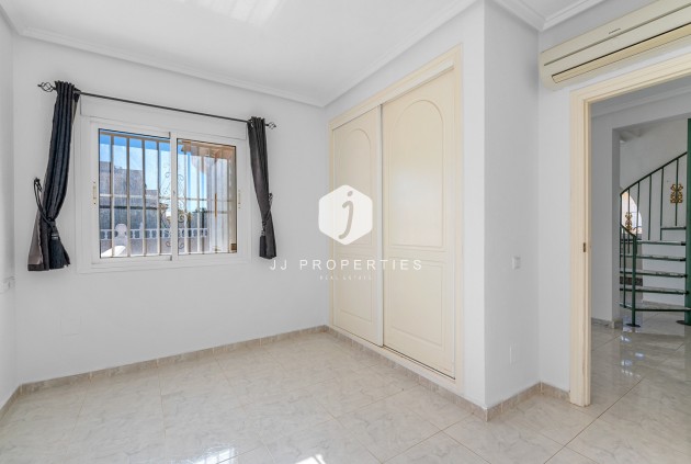 Aus zweiter Hand - Villa -
Rojales - Inland