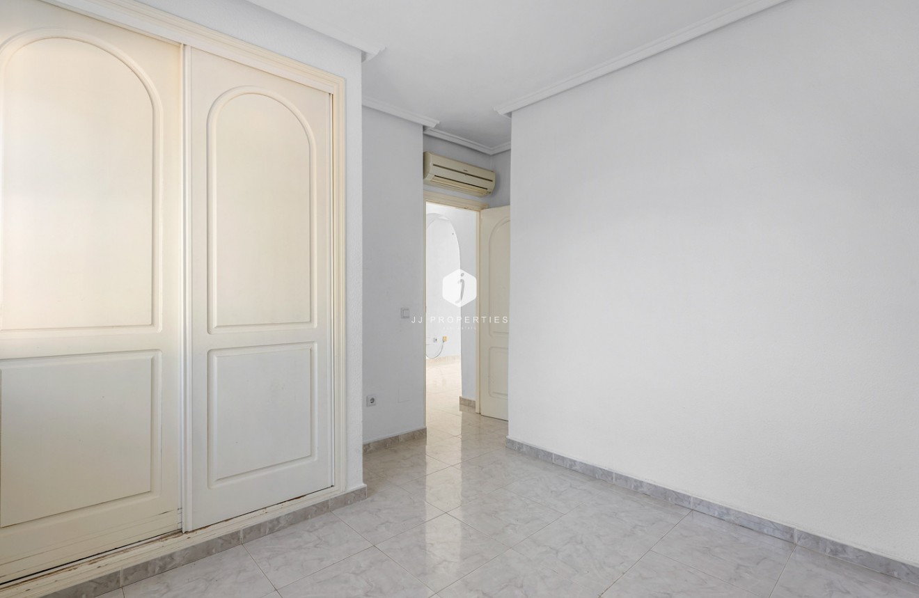 Aus zweiter Hand - Villa -
Rojales - Inland