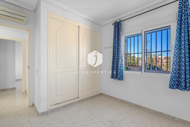 Aus zweiter Hand - Villa -
Rojales - Inland