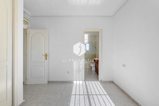 Aus zweiter Hand - Villa -
Rojales - Inland