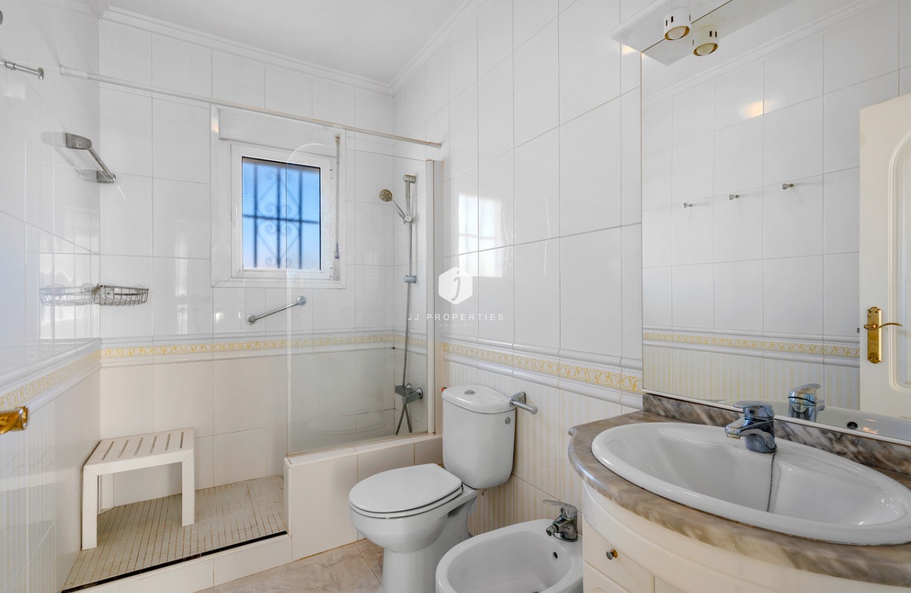 Aus zweiter Hand - Villa -
Rojales - Inland