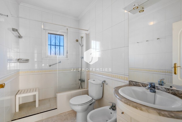 Aus zweiter Hand - Villa -
Rojales - Inland