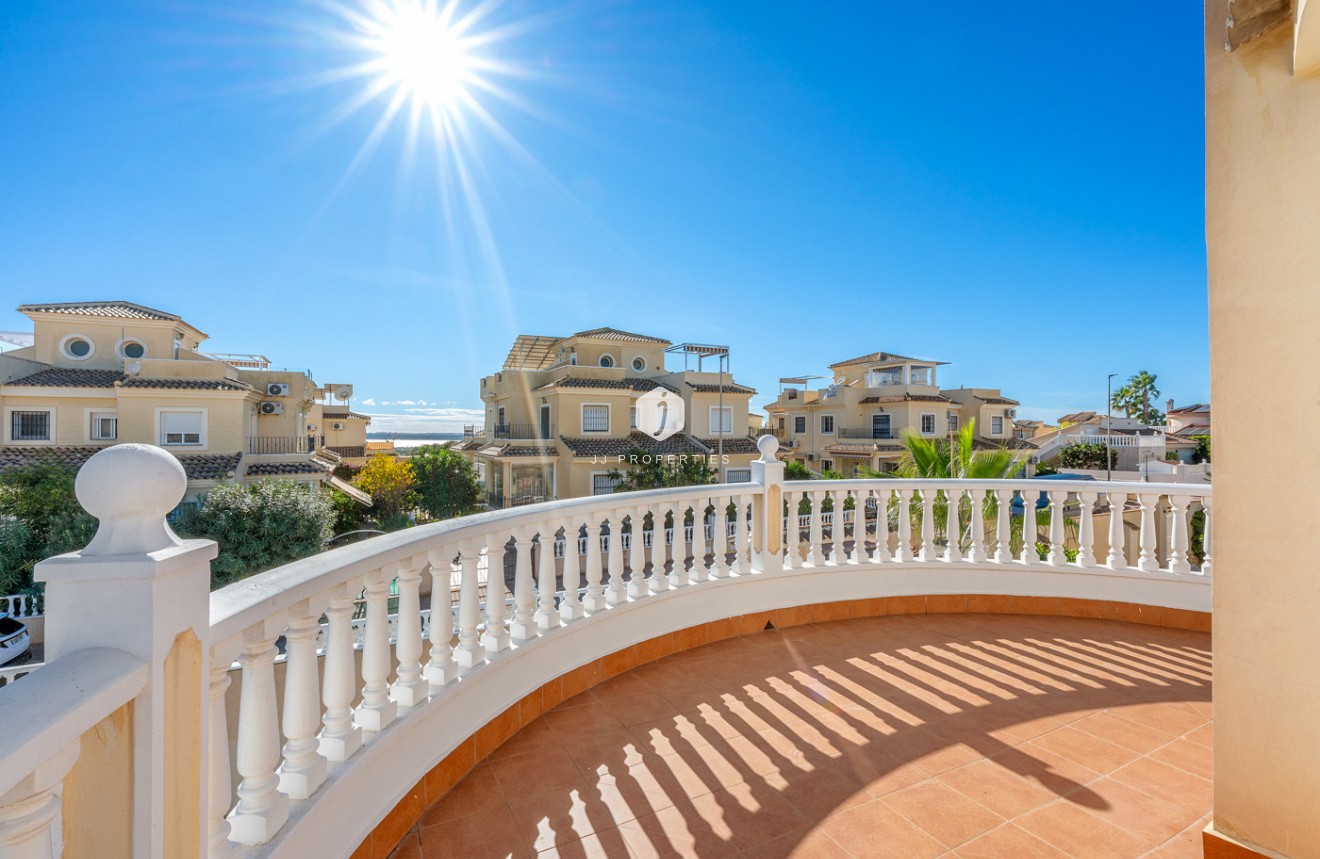 Aus zweiter Hand - Villa -
Rojales - Inland