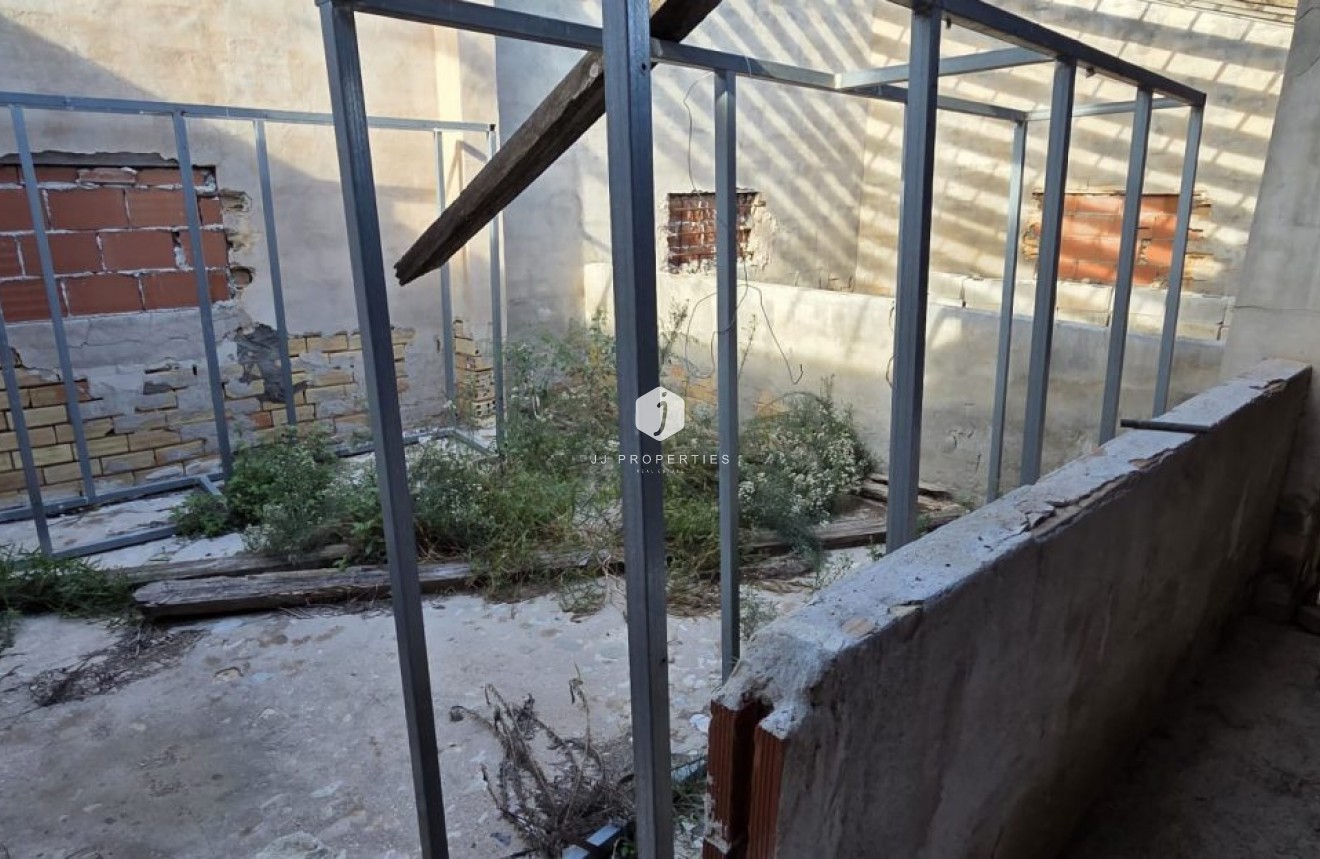 Aus zweiter Hand - Landgut -
Albatera - Inland