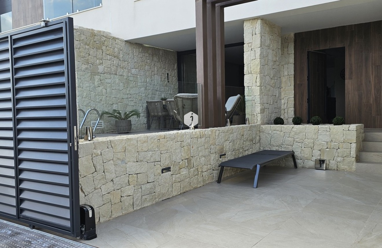 Resale - Villa -
Dolores - Sector 4