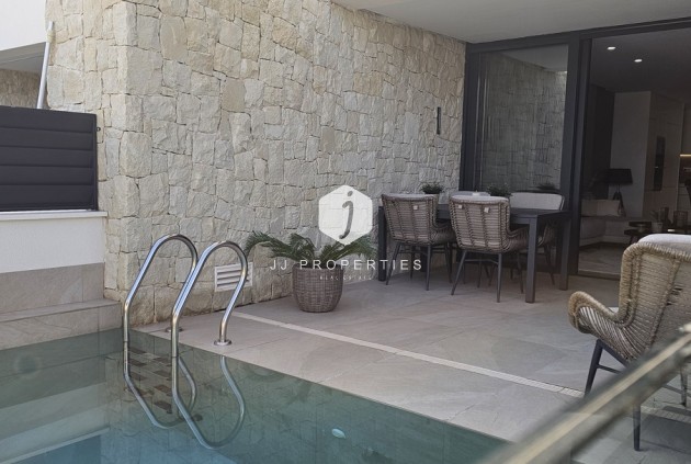 Resale - Villa -
Dolores - Sector 4