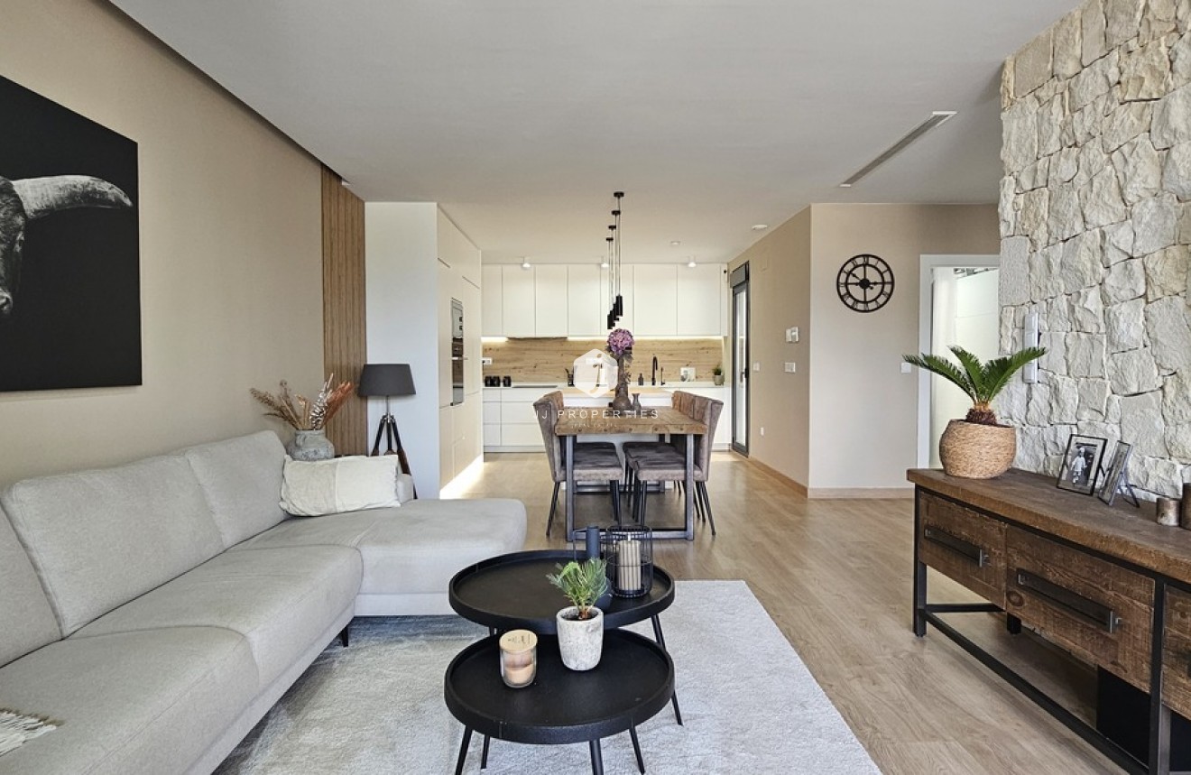 Resale - Villa -
Dolores - Sector 4