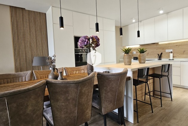 Resale - Villa -
Dolores - Sector 4