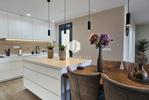 Resale - Villa -
Dolores - Sector 4