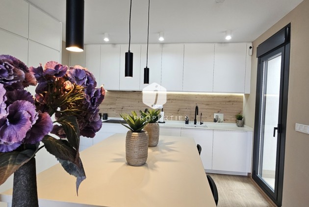 Resale - Villa -
Dolores - Sector 4