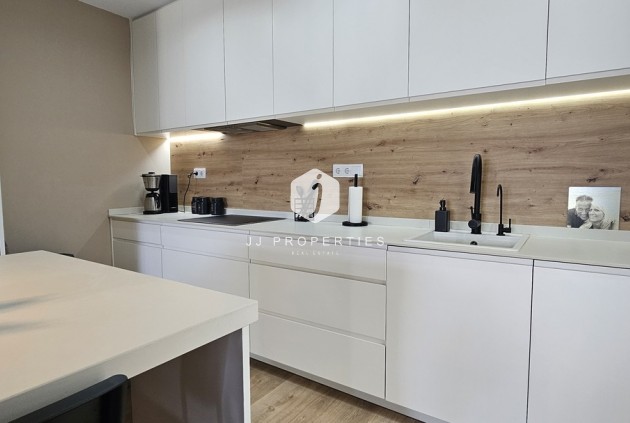 Resale - Villa -
Dolores - Sector 4