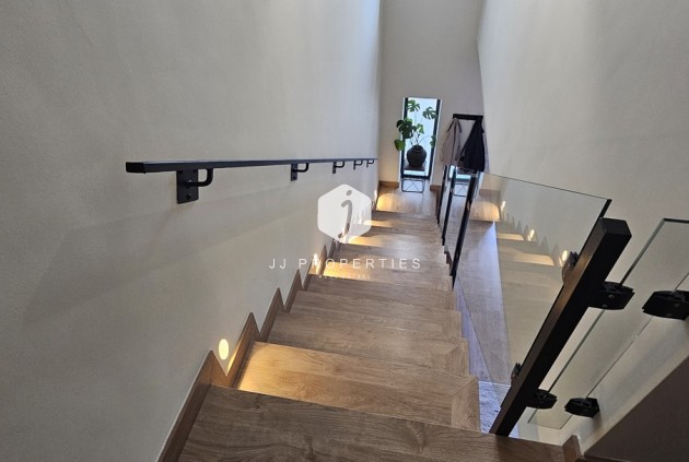 Resale - Villa -
Dolores - Sector 4