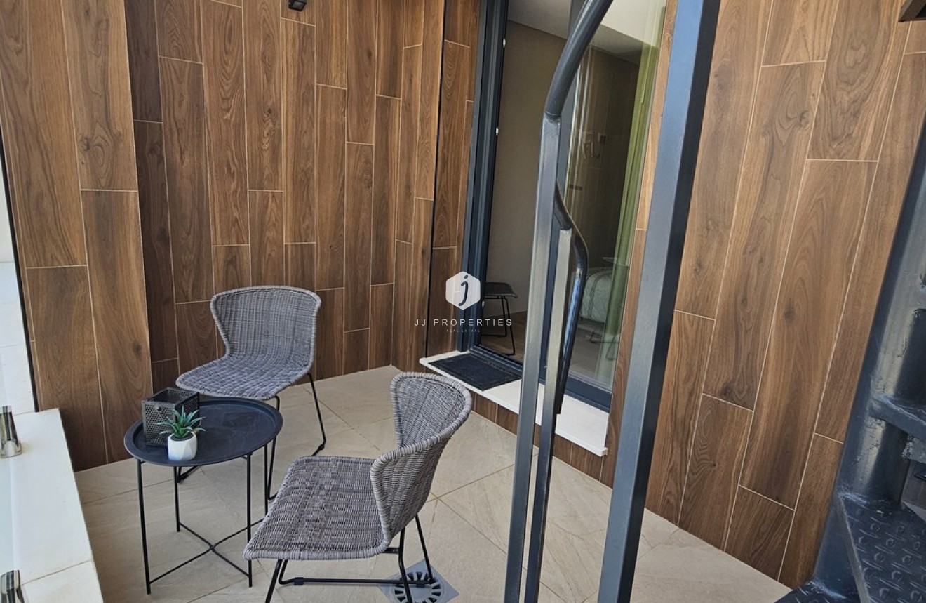 Resale - Villa -
Dolores - Sector 4