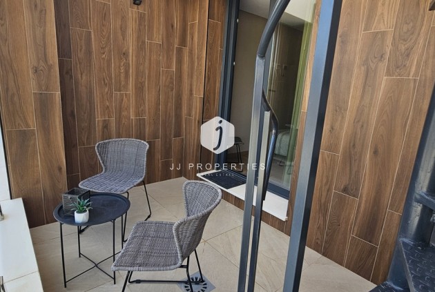 Resale - Villa -
Dolores - Sector 4