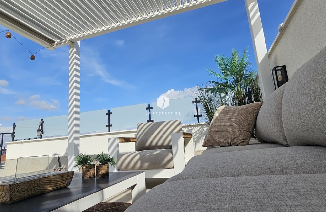 Resale - Villa -
Dolores - Sector 4