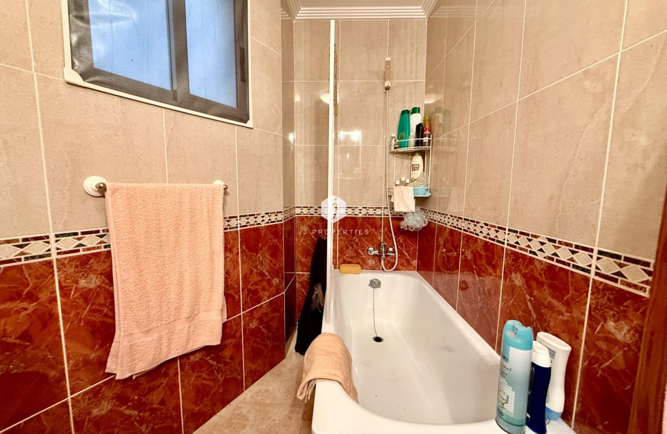 Aus zweiter Hand - Wohnung -
Torrevieja - PARQUE DE LAS NACIONES