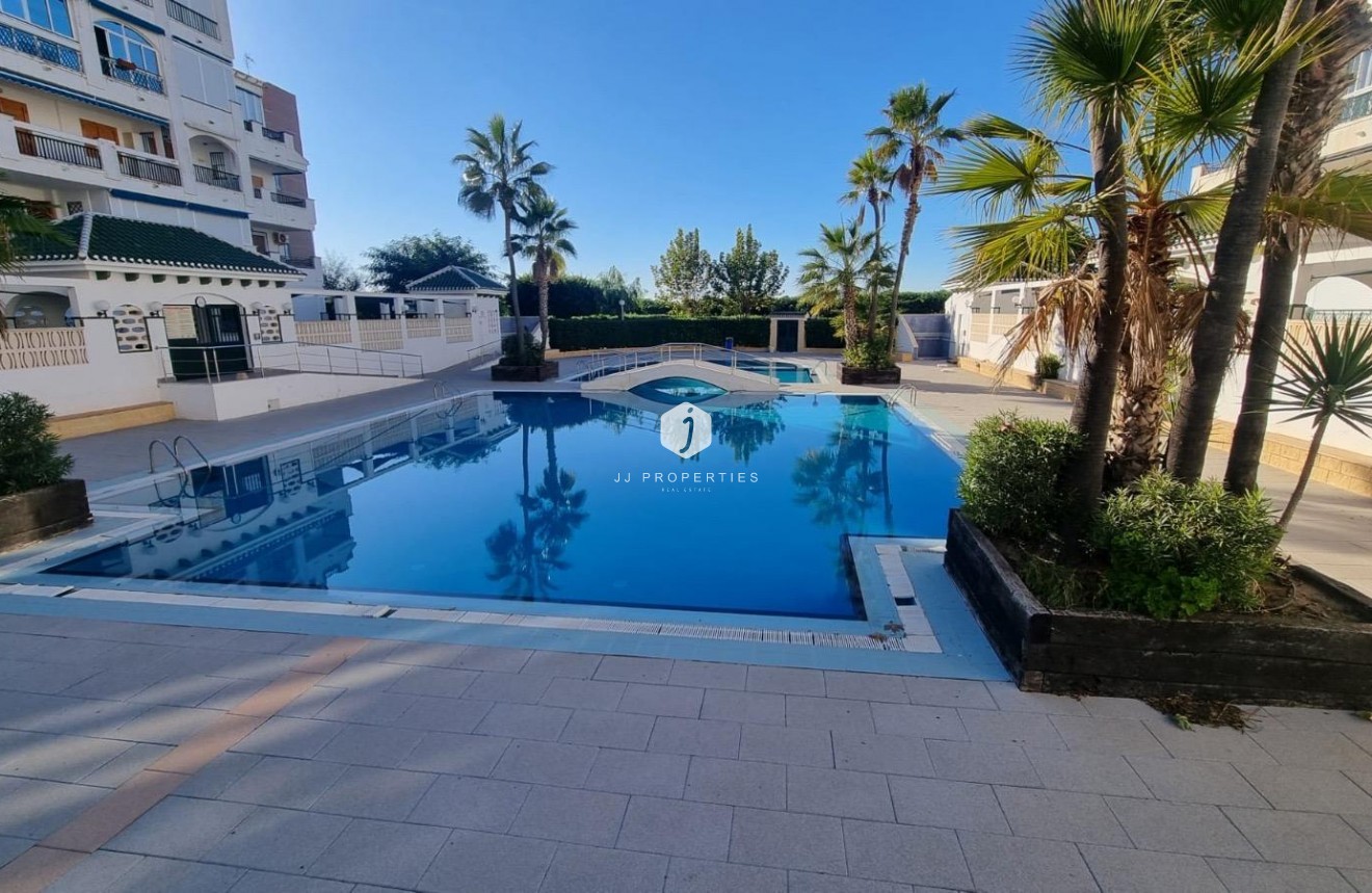 Resale - Apartment / flat -
Torrevieja - La Mata