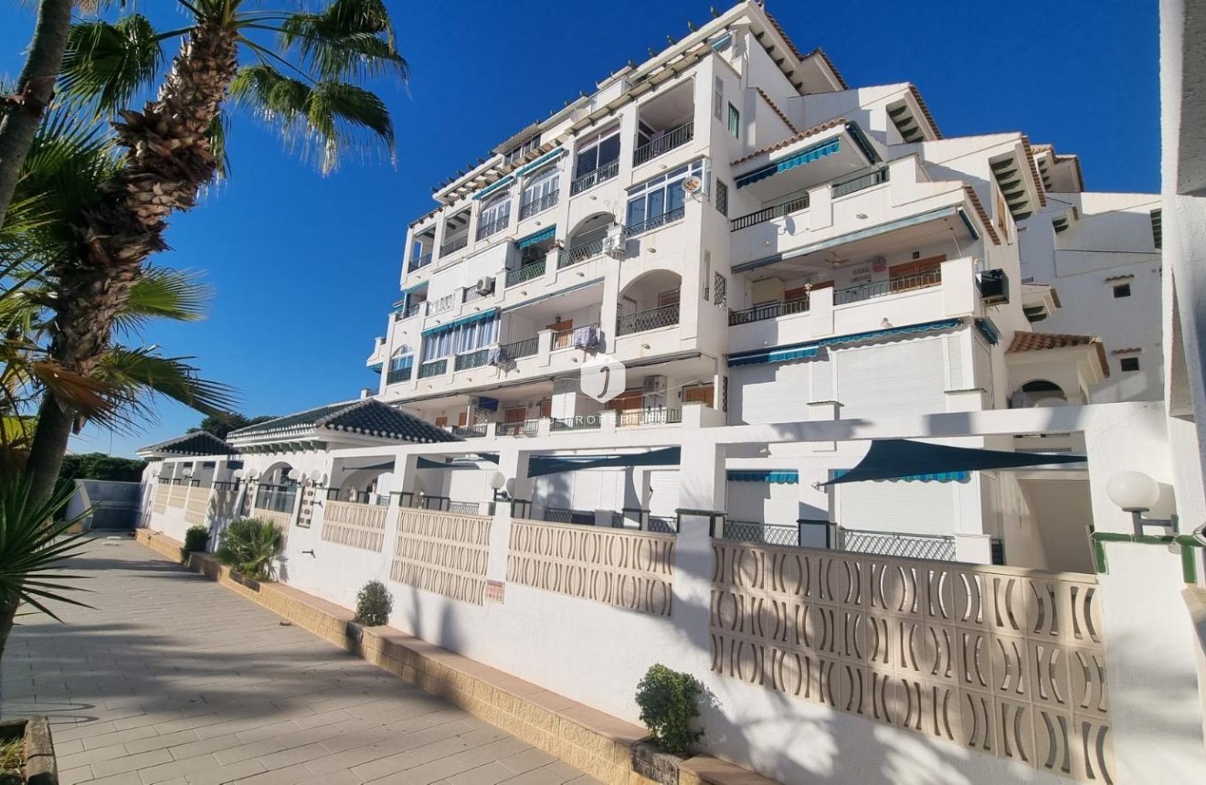 Resale - Apartment / flat -
Torrevieja - La Mata