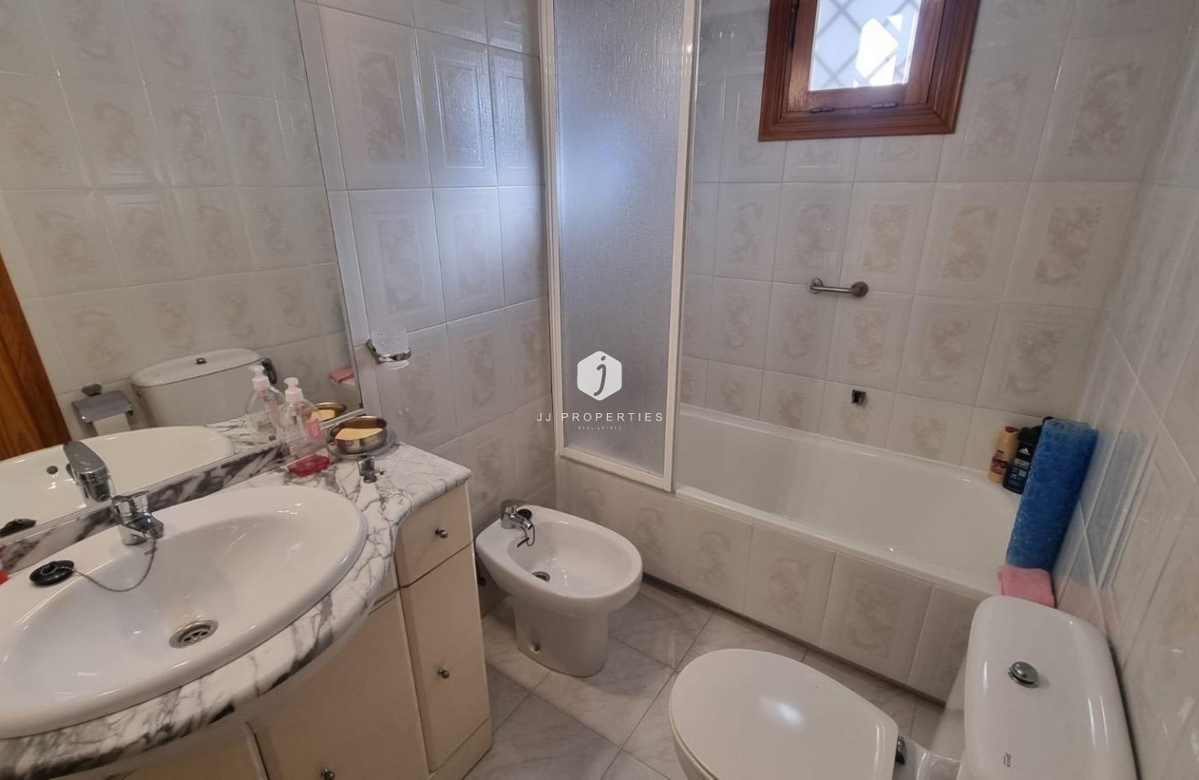 Resale - Apartment / flat -
Torrevieja - La Mata