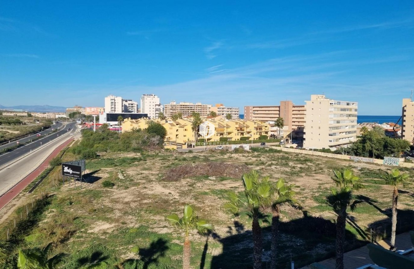 Resale - Apartment / flat -
Torrevieja - La Mata