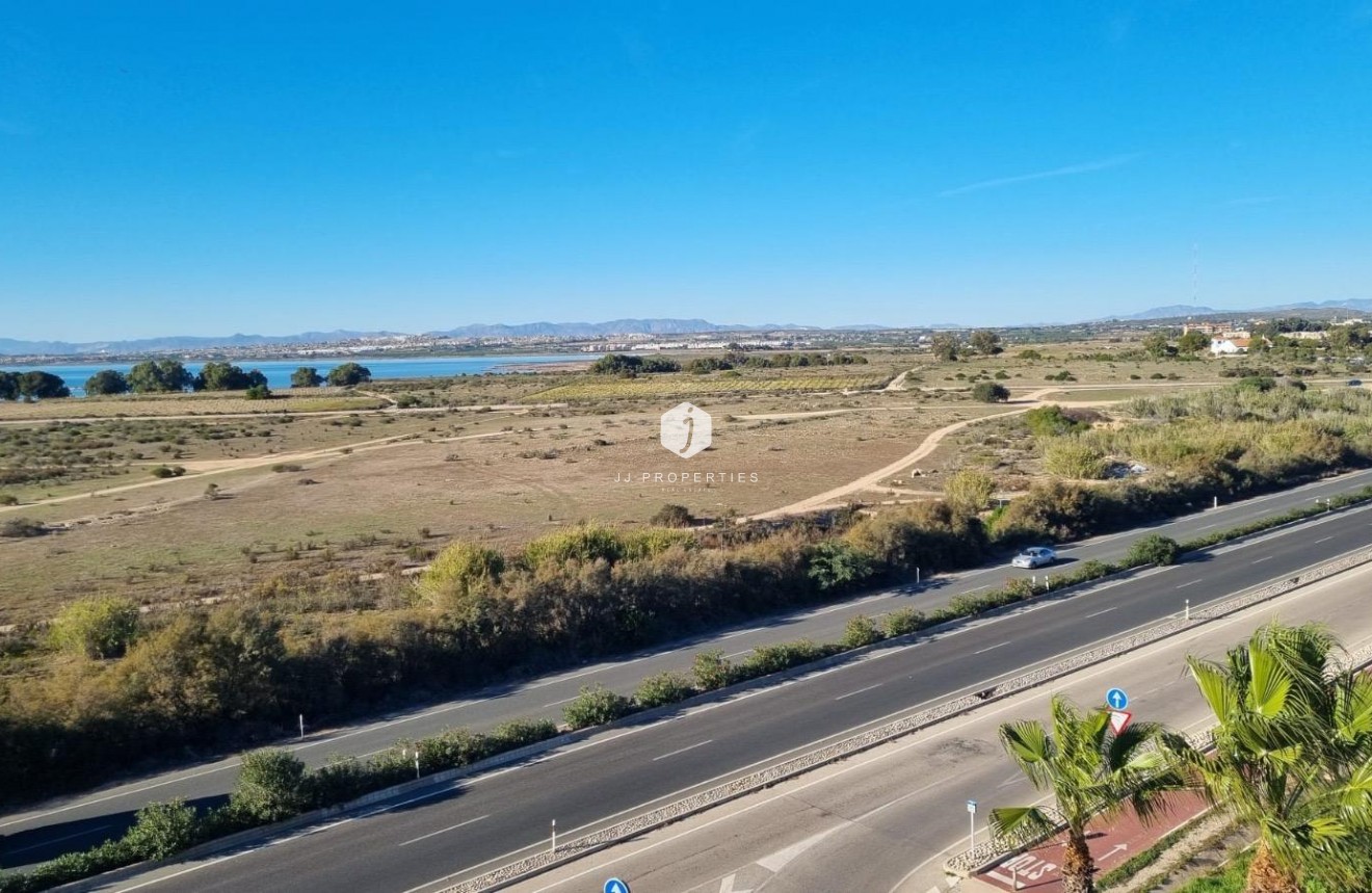 Resale - Apartment / flat -
Torrevieja - La Mata