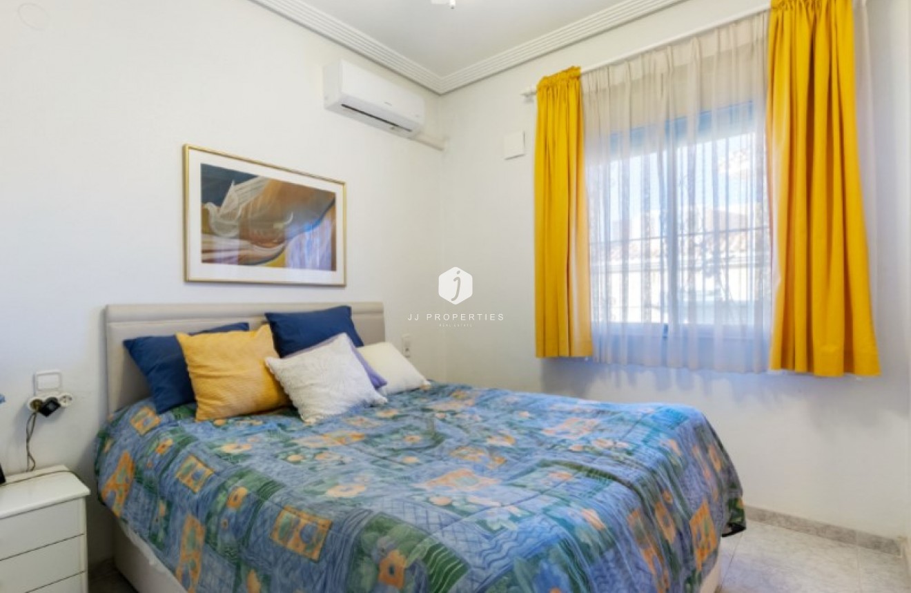 Aus zweiter Hand - Villa -
Torrevieja - Costa Blanca