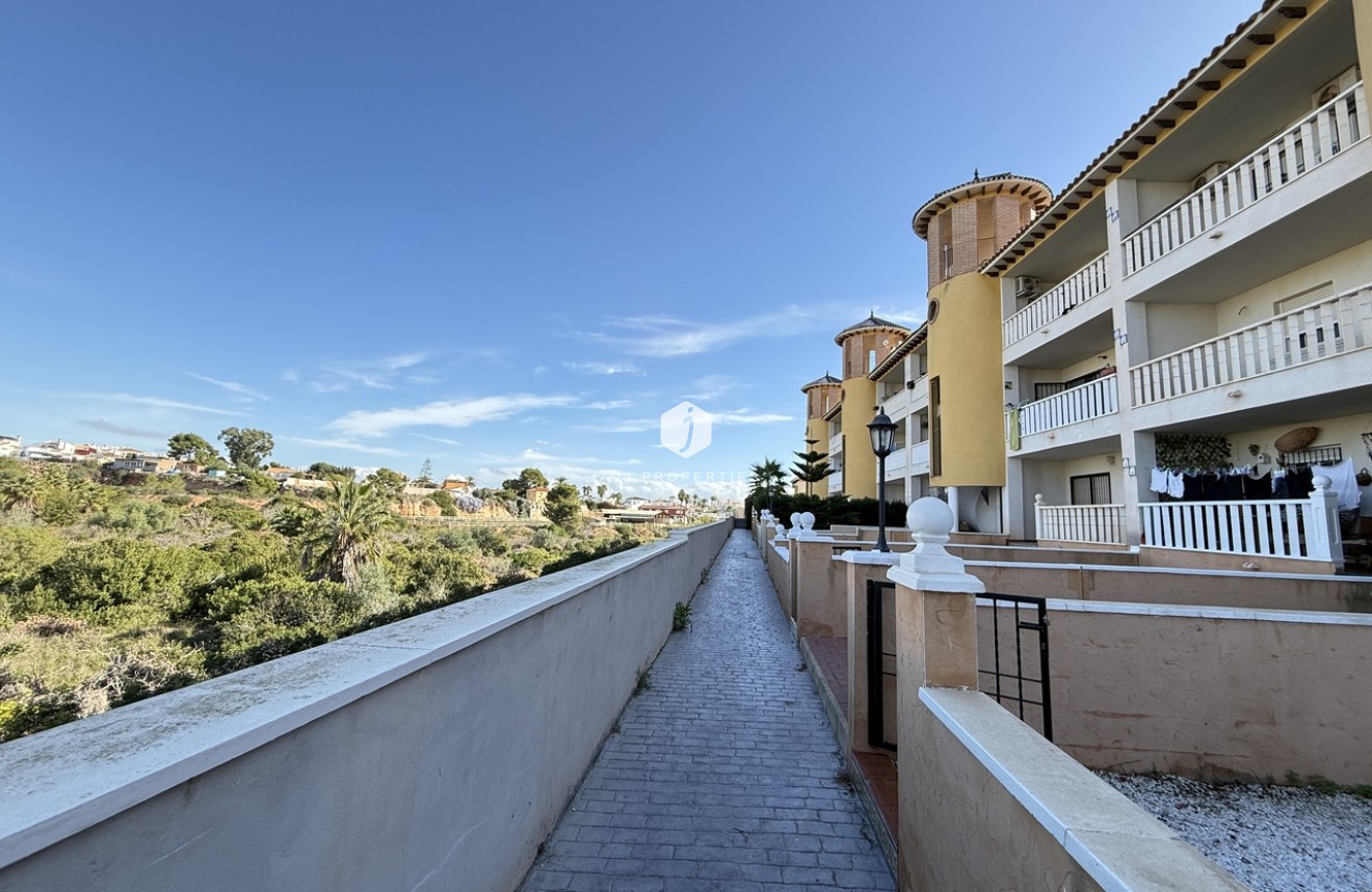 Aus zweiter Hand - Wohnung -
Cabo Roig - Costa Blanca