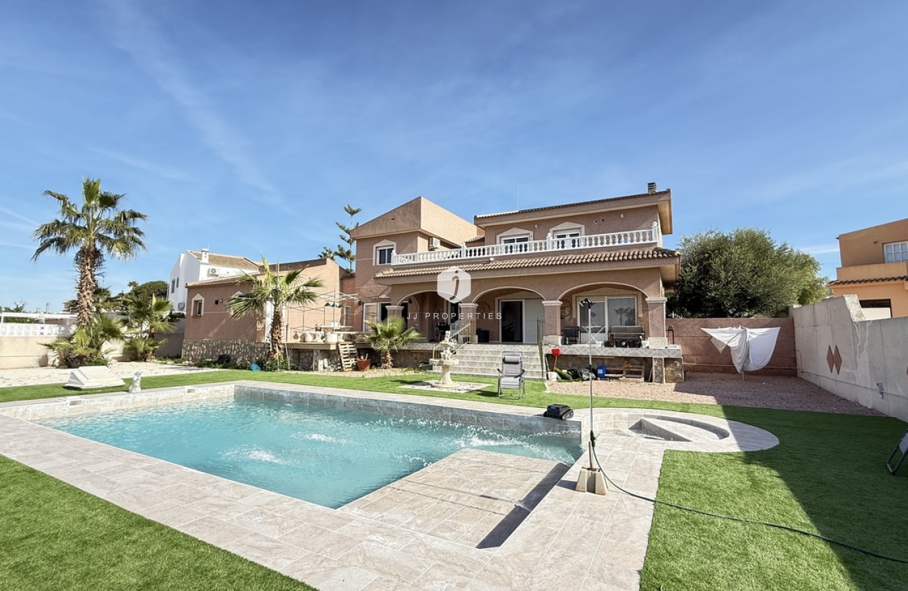 Aus zweiter Hand - Villa -
Benijofar - Costa Blanca