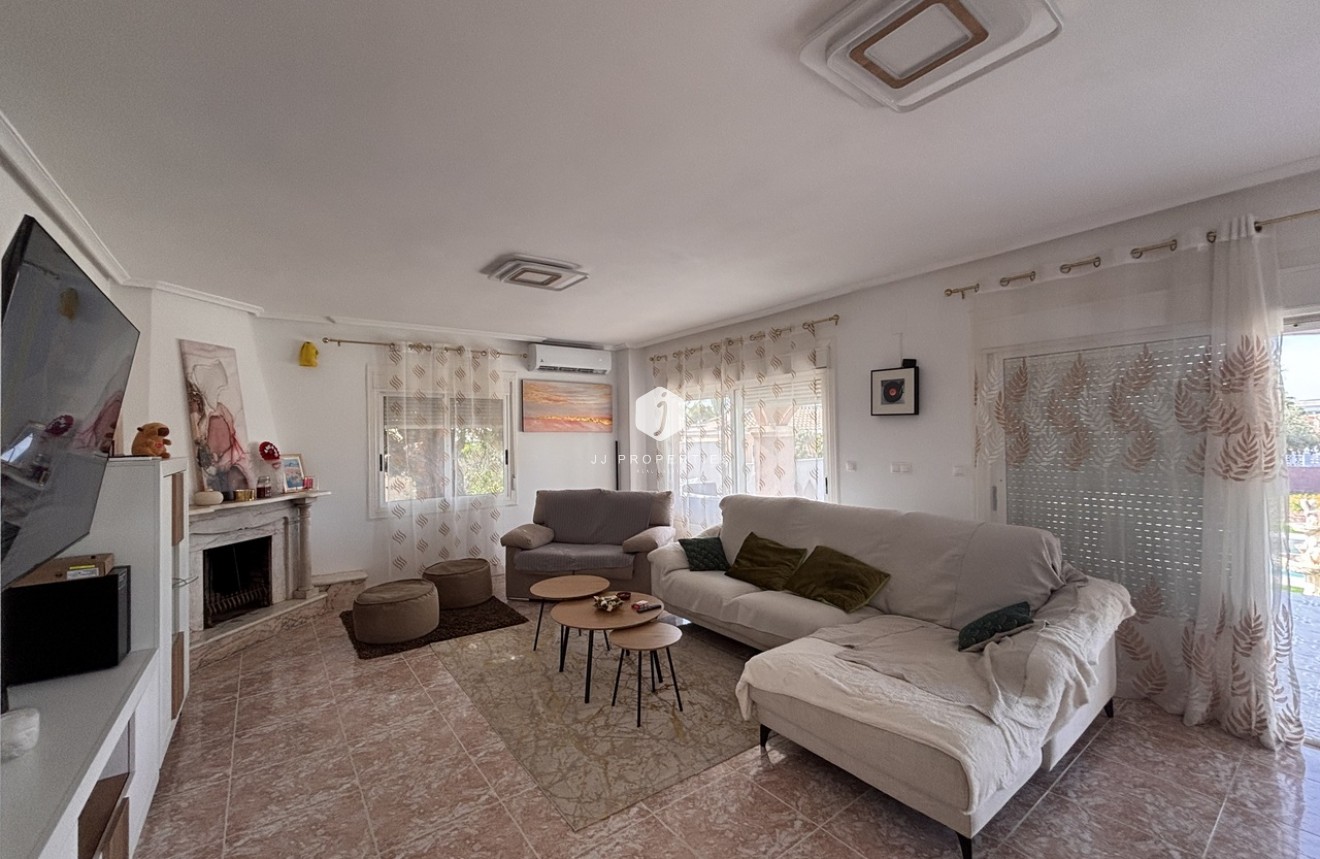 Aus zweiter Hand - Villa -
Benijofar - Costa Blanca