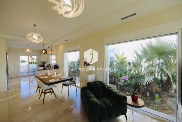 Aus zweiter Hand - Villa -
La Zenia - Costa Blanca